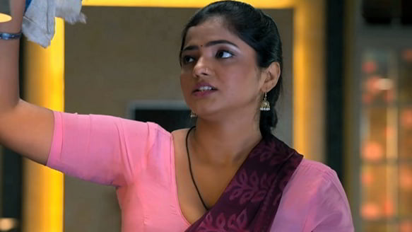 Main Yahan Tu Wahan P01 EP2 Hot Hindi ULLU Web Series