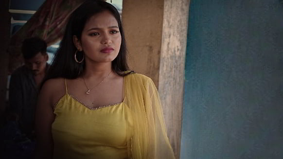 Desi Kisse Na Umra Ki Seema Ho P01 EP3 Hot Hindi ULLU Web Series