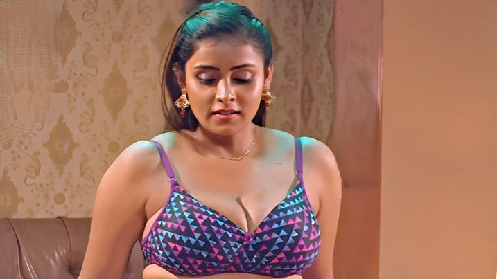Hot Indian Girl Rides Her Boyfriend Dick
