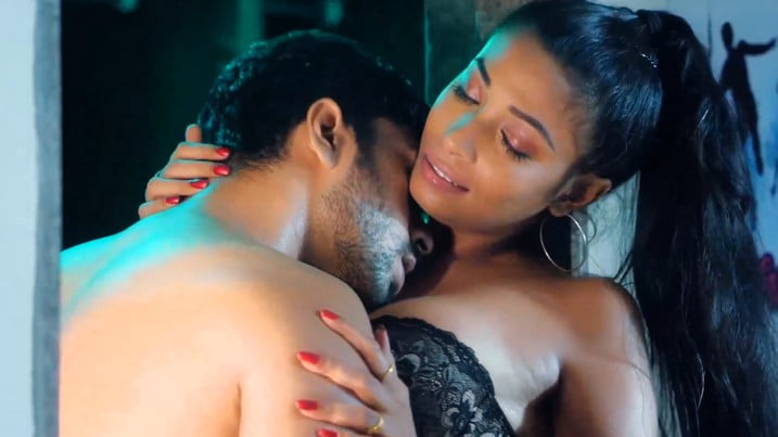 Gym Girl Enjoys Her Trainer Fuck