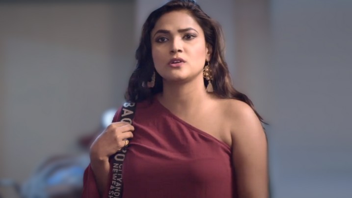 Horny Couple Fuck in Office